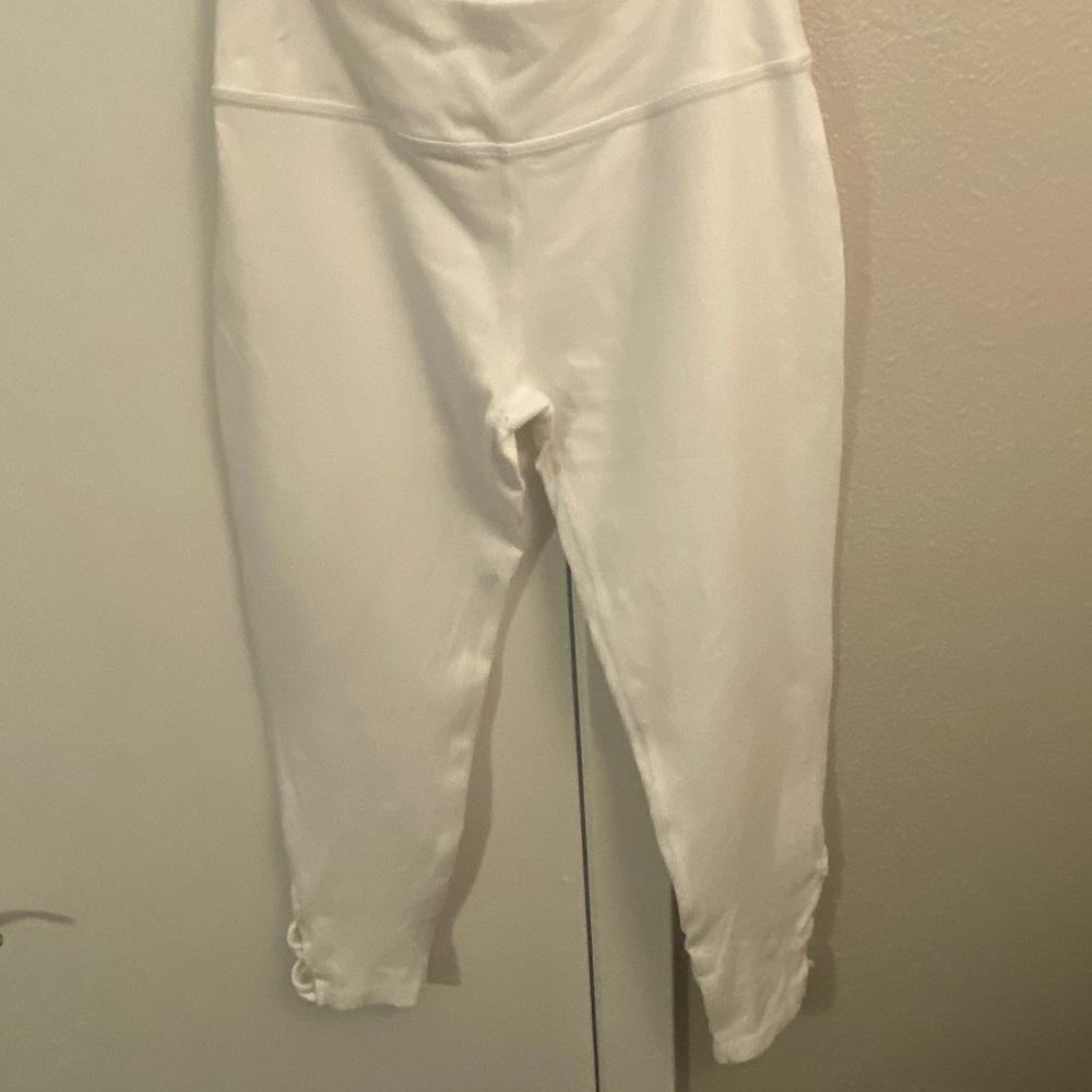 Beyond Yoga -Yoga Capri Leggings